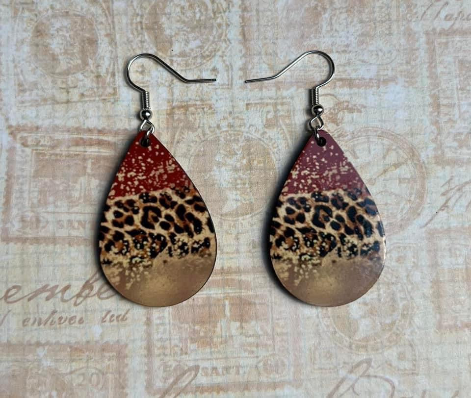 Red gold splatter teardrop earrings